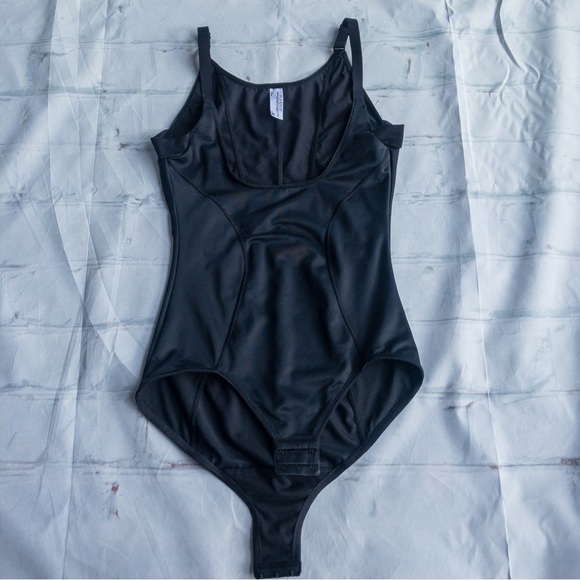 Flexees Firm Control Shapewear Open-Bust Bodysuit - Large - Picture 3 of 9